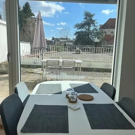 아파트 Amazing Sunny Flat With A Big Terrace *